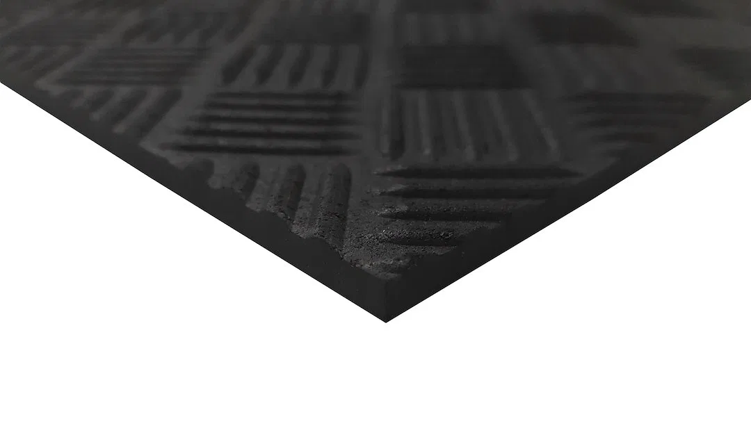 TF3-043-01 – LEGEND FLEET Bed Mat, Cut to Fit Without Raised Edges Black Rubber Without Tailgate Lin - view 2
